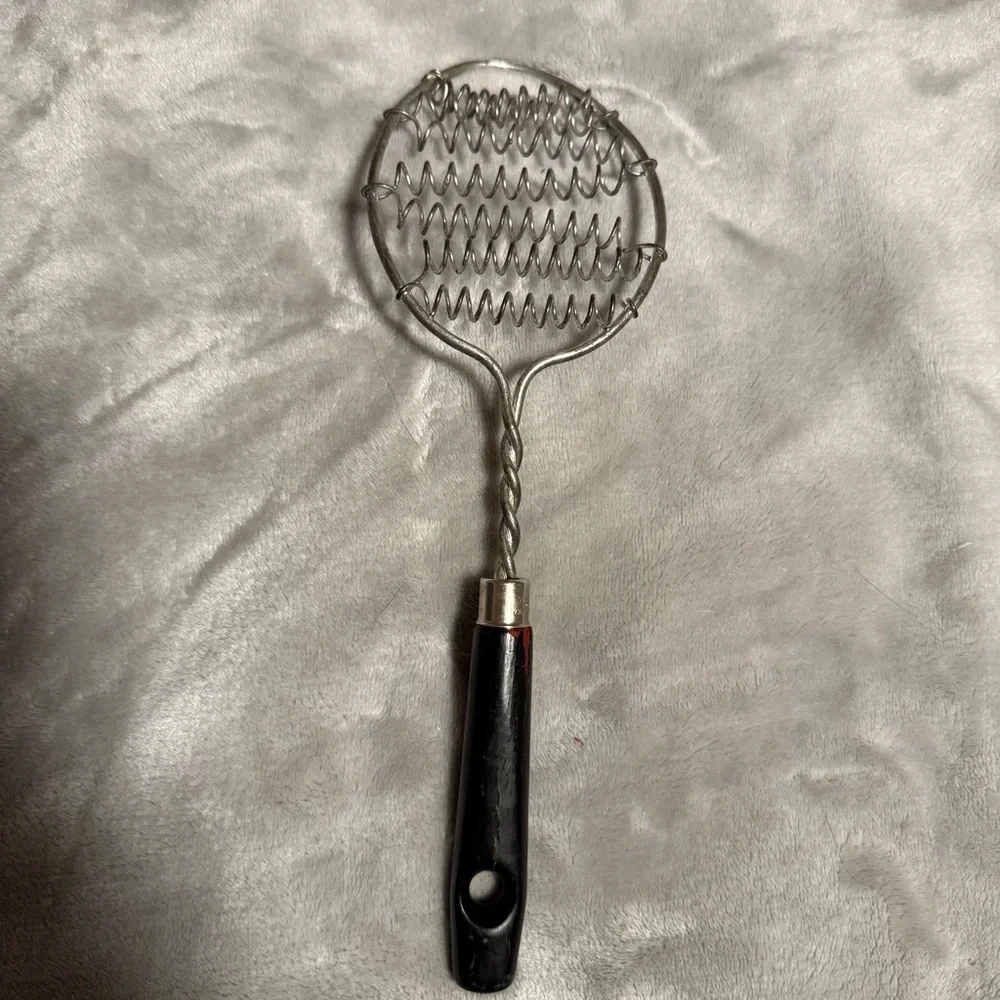 Vintage‎ Androck Coiled Wire Whisk Beater Black Bakelite Handle